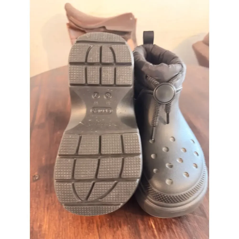 CROCS stomp puff